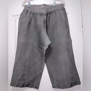 Ladies Linen Crop pants. Olive color. Comfy!
